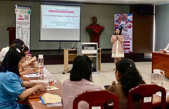 DS. Trần Thị Nhật Quỳnh – chuyên viên tư vấn giáo dục bệnh lý công ty TNHH Servier báo cáo Gói Giải pháp quản lý bệnh mạn tính.