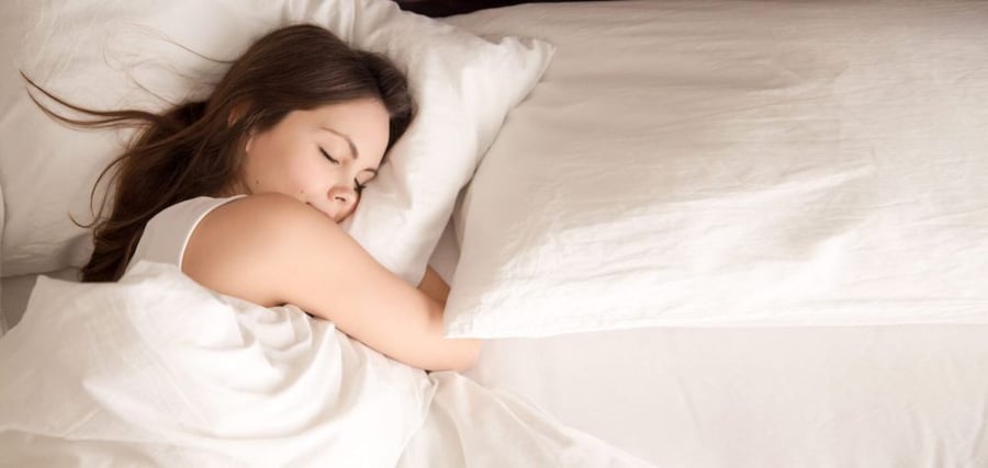 Nên sử dụng gối có độ cao vừa đủ (Ảnh minh họa)