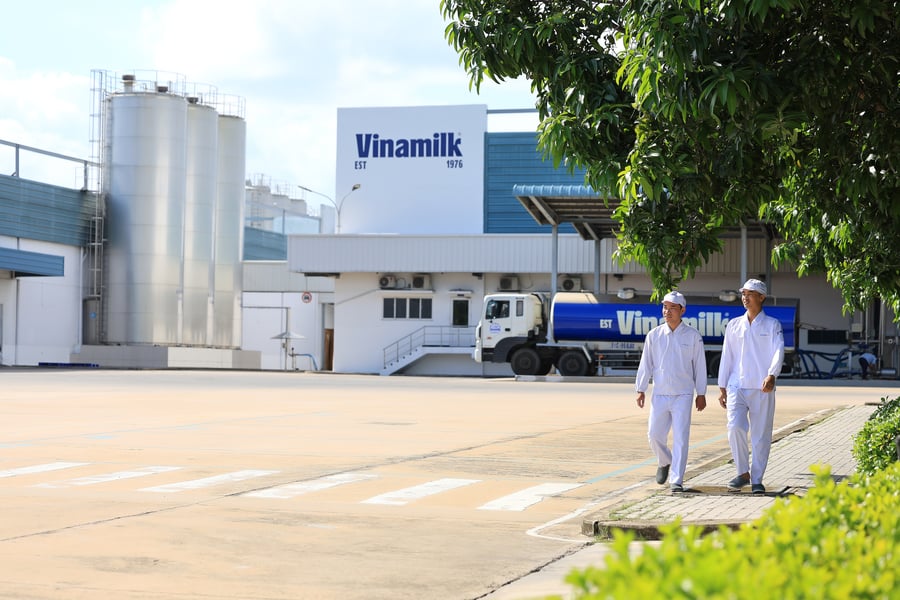 Vinamilk là doanh nghiệp sữa đầu tiên sở hữu cả trang trại và nhà máy đạt trung hòa carbon theo tiêu chuẩn PAS 2060:2014 (Ảnh: Minh Anh)
