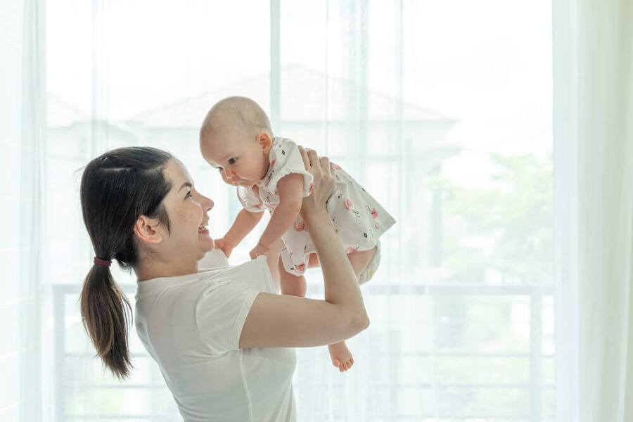Mẹ khỏe mạnh sẽ tạo nền tảng vững chắc cho sự phát triển của trẻ (Ảnh minh họa)     