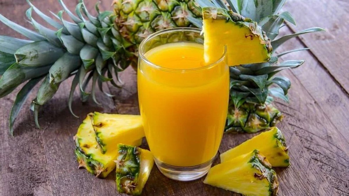 Nước ép dứa kết hợp với bạc hà có hương vị thơm ngon, dễ uống (Ảnh minh họa)