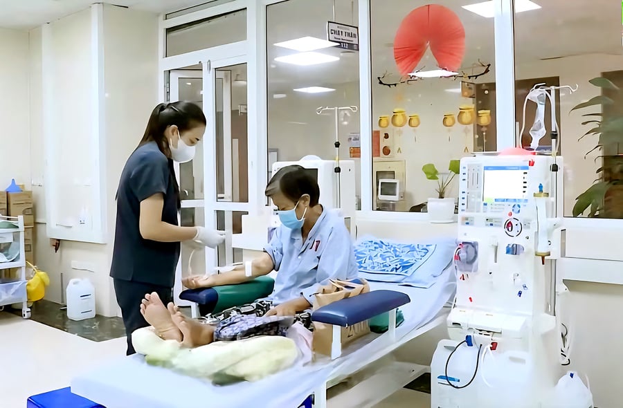 Người bệnh chạy thận tại Trung tâm Y tế khu vực Lâm Thao