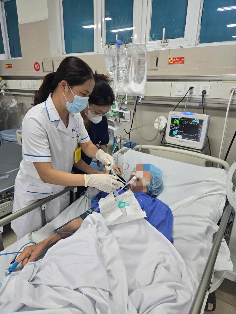 Bệnh nhân được cấp cứu ở Bệnh viện Thanh Nhàn trong tình trạng nguy kịch