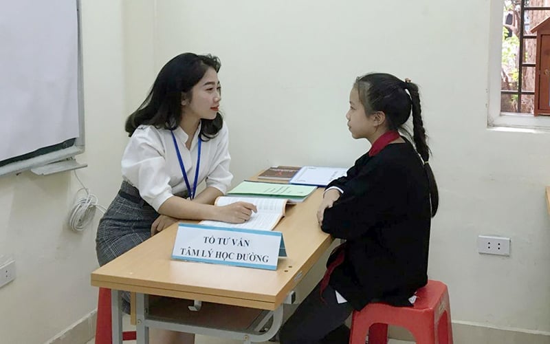 Theo Thông tư 18 của Bộ GDĐT, người học được đặt ở vị trí trung tâm, không phân biệt đối xử, được hỗ trợ, tư vấn kịp thời khi gặp khó khăn (Ảnh minh hoạ)