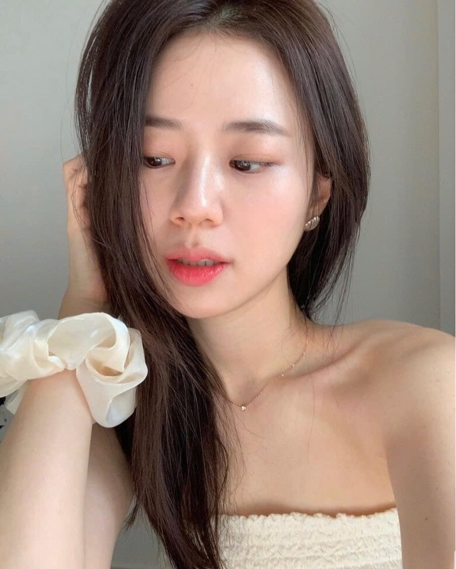 Không chỉ chăm da từ bên ngoài, việc dưỡng da từ sâu bên trong cũng là yếu tố vô cùng quan trọng