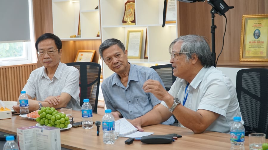 PGS.TS Trần Đình Toán – Trưởng Ban Dinh dưỡng đặt câu hỏi