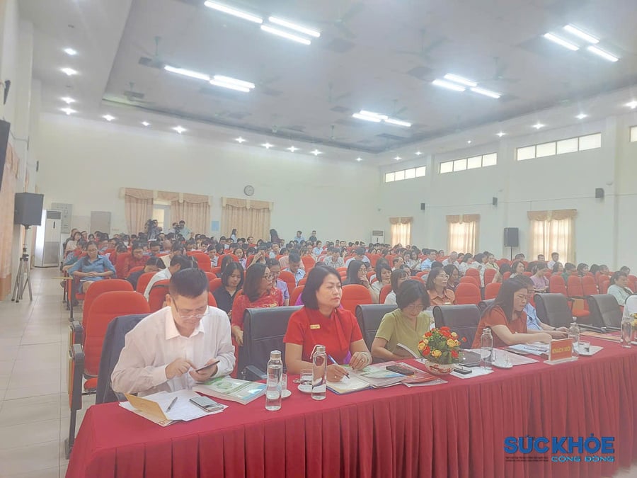 Các đại biểu tham dự hội thảo