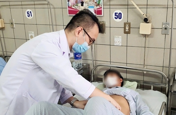 Bệnh nhân đang được điều trị tại bệnh viện Bạch Mai.