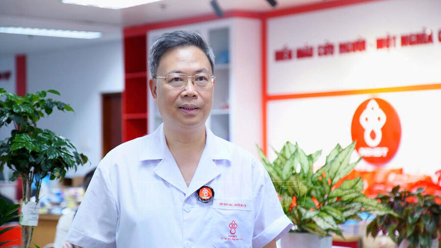 Phó Giáo sư, Tiến sĩ Nguyễn Hà Thanh, Viện trưởng Viện Huyết học - Truyền máu Trung ương thông báo về chương trình.