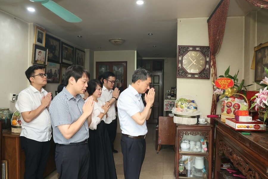 thu-truong-tran-van-thuan-thap-huong-bac-si-dang-thuy-tram-skcd