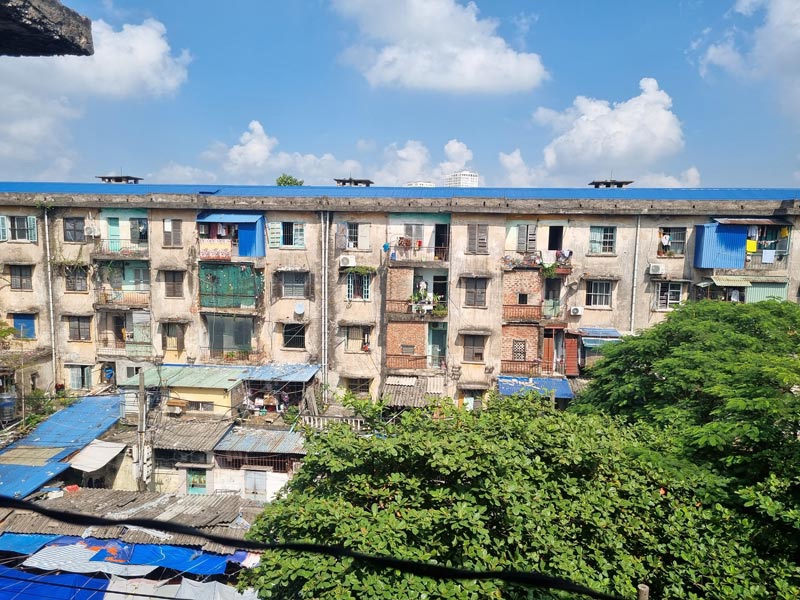 Khu chung cư 5 tầng (đường Trần Đăng Ninh, phường Nam Định) được xây dựng từ năm 1978, hiện đã xuống cấp nghiêm trọng