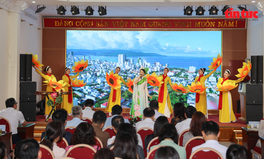 Chương trình văn nghệ chào mừng lễ ra mắt