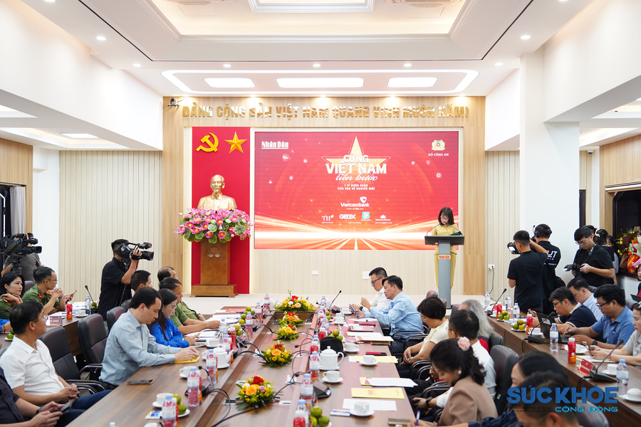 Quang cảnh buổi họp báo