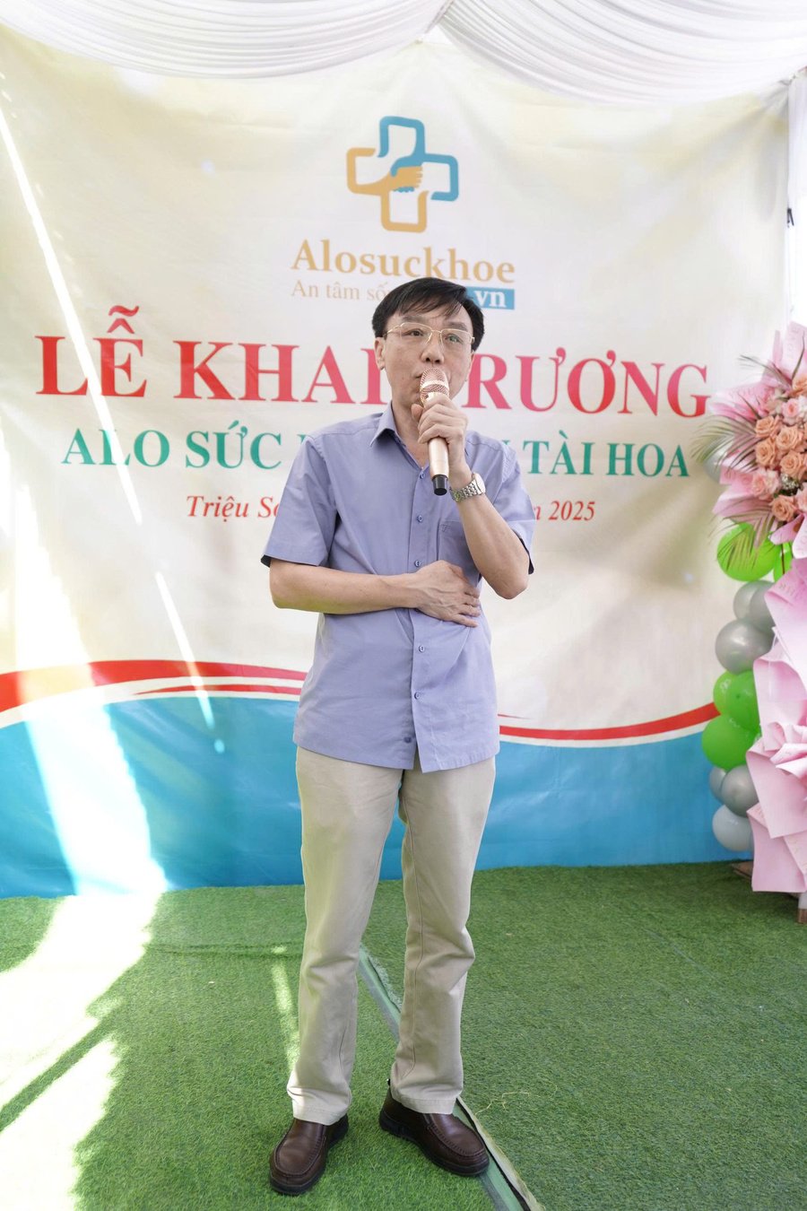 Ông  Khổng Thế Công - Phó Giám đốc Trung tâm Y tế Triệu Sơn phát biểu chúc mừng khai trương