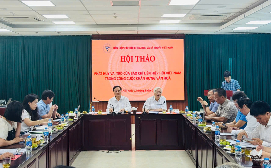 Quang cảnh hội thảo  “Phát huy vai trò của báo chí trong công cuộc chấn hưng văn hoá” 