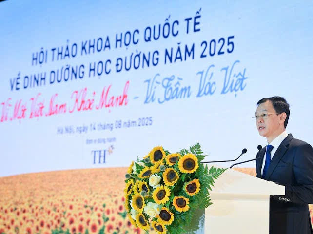 Thứ trưởng Bộ Y tế Nguyễn Tri Thức nhấn mạnh, Việt Nam coi đầu tư cho dinh dưỡng là đầu tư cho phát triển (Ảnh: VGP/HM)