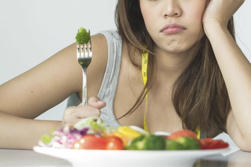 Cần cân bằng chế độ ăn giữa chay và mặn (Ảnh minh họa)