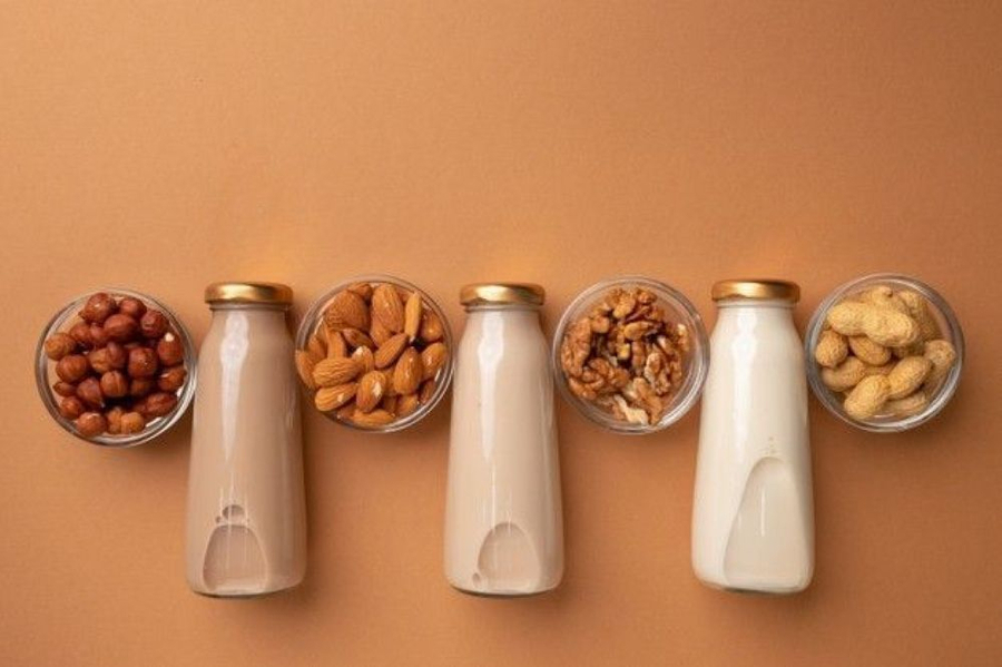 Sữa hạt chứa calo thấp nhưng cup cấp nhiều năng lượng (Ảnh minh họa)