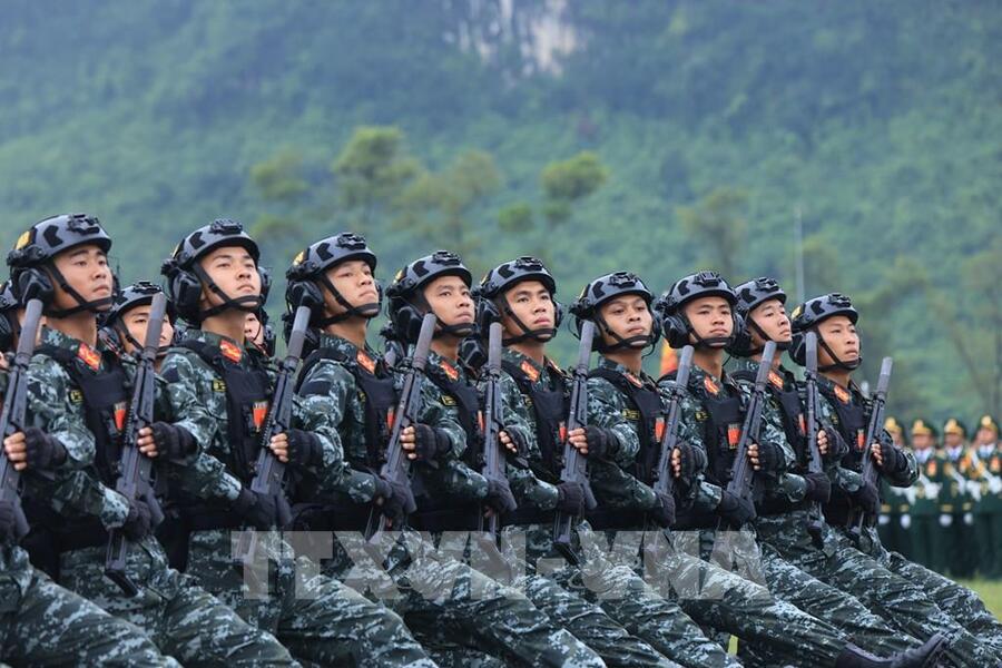 Khối diễu duyệt tổng hợp luyện (Ảnh: Tuấn Anh-TTXVN)