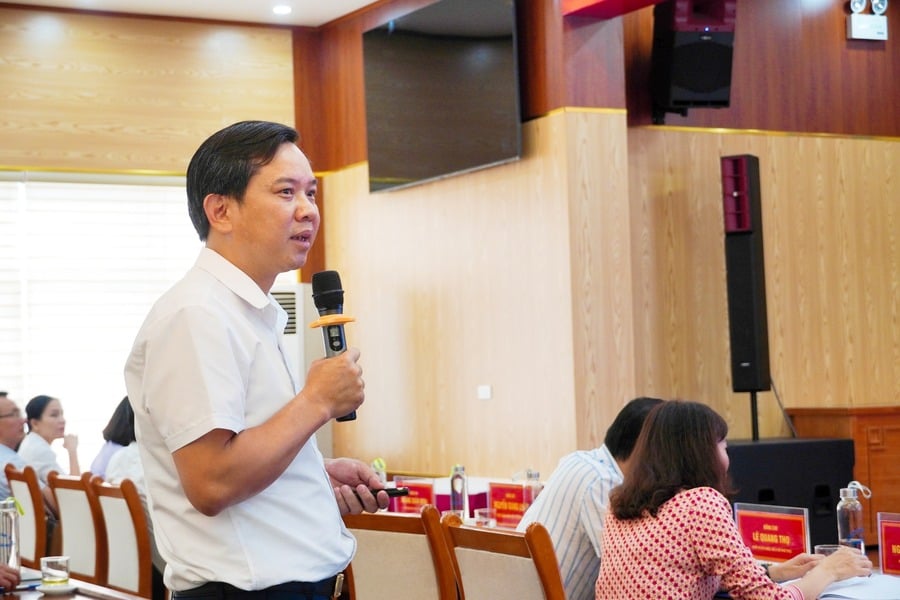 Giám đốc trung tâm Y tế khu vực Cẩm Khê Hà Xuân Hoa phát biểu tại hội nghị 