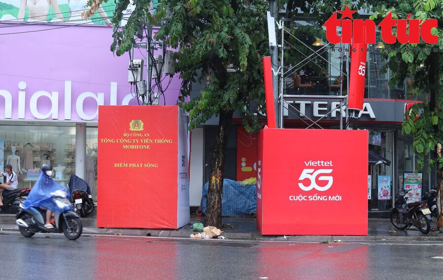 Các nhà mạng lớn như Viettel, MobiFone, VNPT đã lắp đặt hàng trăm trạm phát sóng di động 5G để cung cấp dịch vụ viễn thông di động, bao gồm nghe gọi, nhắn tin và truy cập internet, phục vụ nhu cầu lớn của người dân như livestream, gọi video, đăng ảnh, video chất lượng cao trong sự kiện