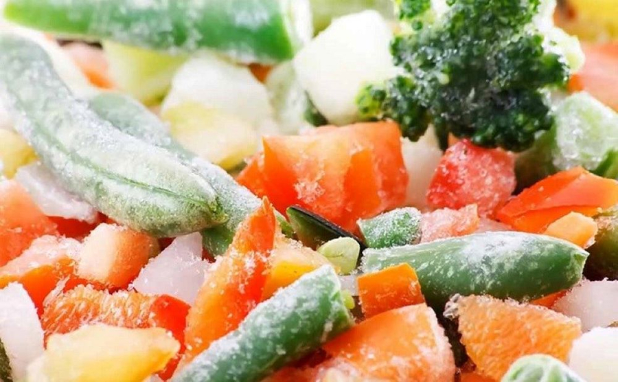 Rau củ khi cấp đông quá lâu sẽ bị nhũn và biến đổi chất (Ảnh minh họa)  
