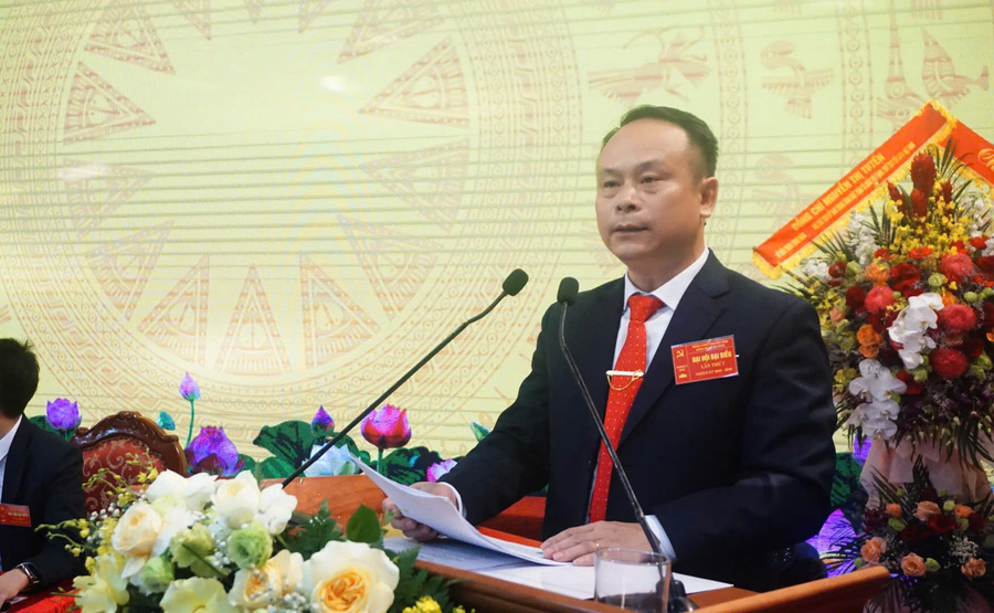 Ông Tống Gia Phúc Phó Bí thư thường trực xã Đa Phúc báo cáo chính trị tại đại hội (Ảnh: Văn Trì)