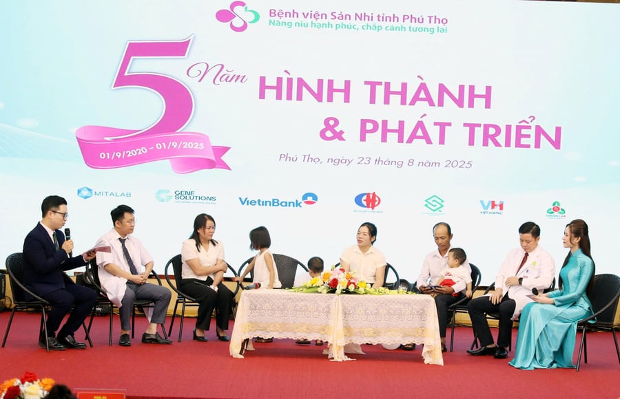 Giao lưu với các gia đình hiếm muộn đã có con sau khi thực hiện các biện pháp hỗ trợ sinh sản hiện đại nhất tại Bệnh viện Sản Nhi tỉnh Phú Thọ 