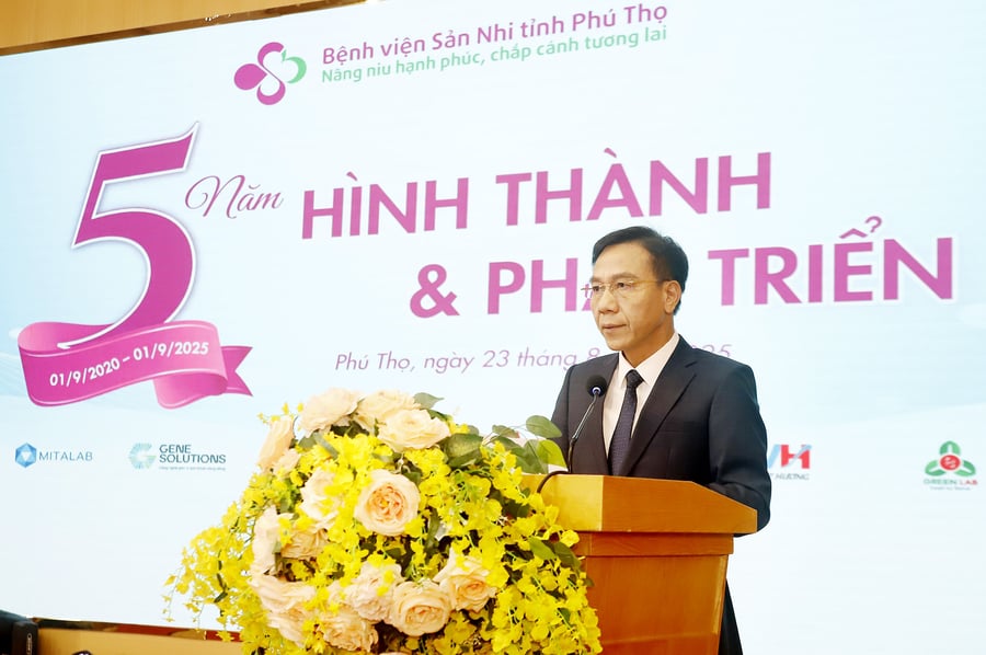 Giám đốc Sở Y tế Lê Hồng Trung phát biểu tại lễ kỷ niệm 5 năm hình thành và Phát triển Bệnh viện Sản Nhi tỉnh Phú Thọ 