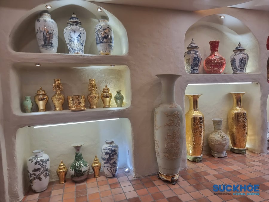 Các tác phẩm gốm sứ được giới thiệu trưng bày tại sự kiện