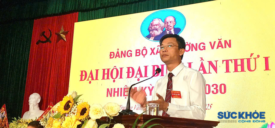 Đồng chí Nguyễn Đức Long - Bí thư Đảng ủy xã Trường Văn phát biểu tại Đại hội