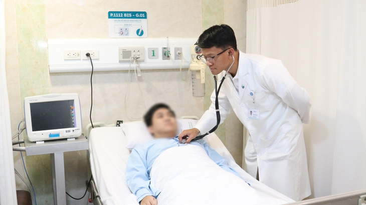 Bệnh nhân N.T.N. (30 tuổi, ngụ phường Đức Nhuận, TP. Hồ Chí Minh) nhập viện và được chẩn đoán nhồi máu cơ tim cấp