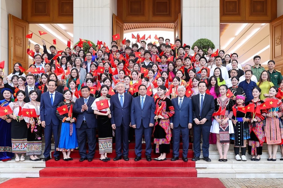 Thủ tướng Phạm Minh Chính và các đại biểu dự Hội nghị (Ảnh: VGP/Nhật Bắc)