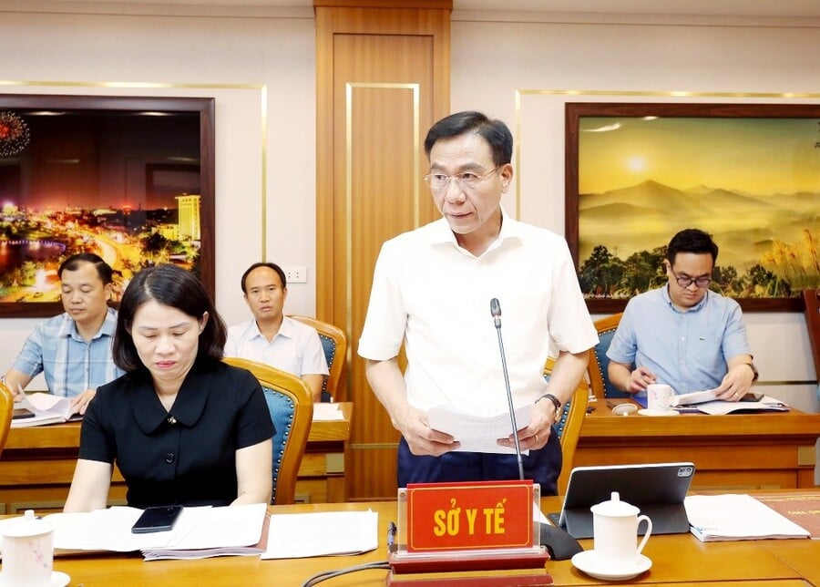 Tiến sĩ, Lê Hồng Trung, TUV, Giám đốc Sở Y tế báo cáo hoạt động của các trạm y tế xã