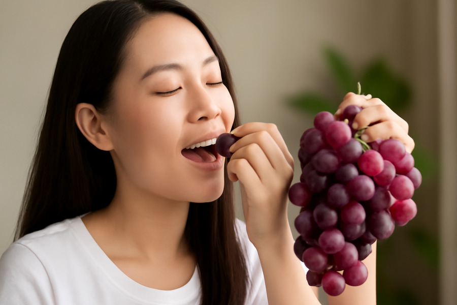Trong nho có rất nhiều hoạt chất chống lão hóa tự nhiên (Ảnh minh họa)