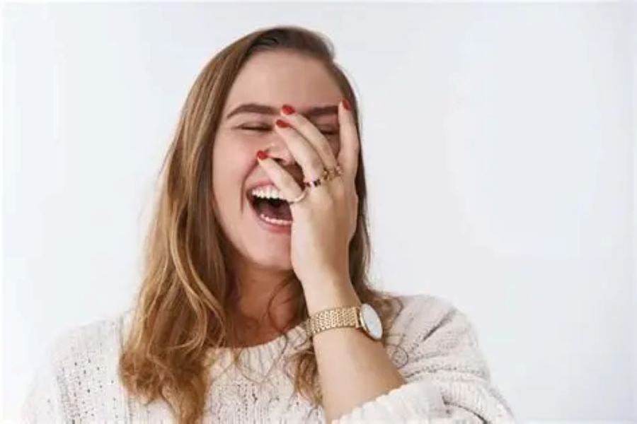 Cười nhiều giúp xoa dịu tinh thần và mang lại niềm vui (Ảnh minh họa)   