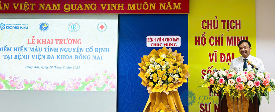 BS. CKII Ngô Đức Tuấn, Giám đốc Bệnh viện ĐK Đồng Nai phát biểu khai trương điểm hiến máu tình nguyện cố định