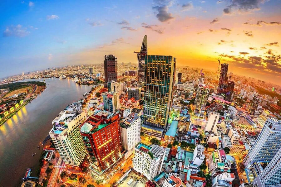 Đoàn kết, chung sức, đồng lòng, nỗ lực phấn đấu thực hiện thành công các mục tiêu chiến lược đề ra, đưa đất nước vững bước tiến vào kỷ nguyên mới, sánh vai với các cường quốc năm châu
