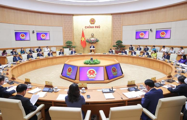 Tại các phiên họp thường kỳ hàng tháng, Chính phủ đã có hàng loạt quyết sách về phát triển kinh tế - xã hội (Ảnh VGP/Nhật Bắc)
