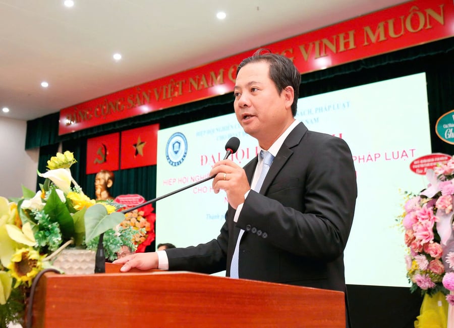 Ông Trần Sơn Vũ - Chủ tịch Hiệp hội Nghiên cứu, Tư vấn về Chính sách, Pháp luật cho hoạt động đầu tư tại Việt Nam phát biểu tại Đại hội 
