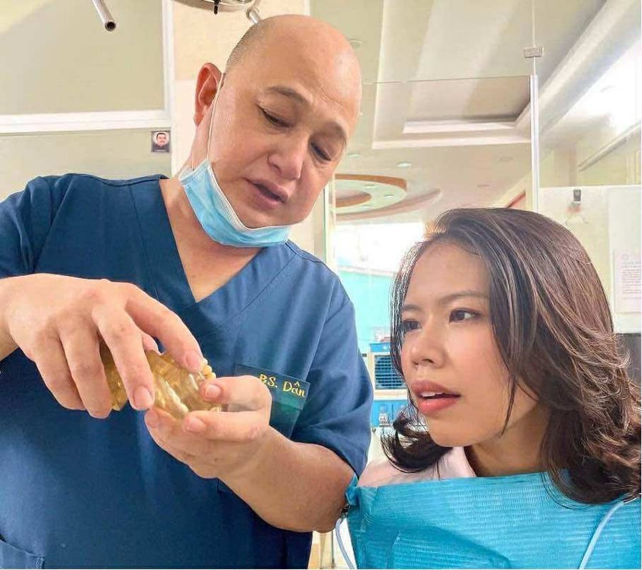 Bác sĩ cho biết, không ít bệnh nhân vì ham rẻ, tin vào quảng cáo, rồi “tiền mất, tật mang” đến tìm chuyên gia khi đã quá chán nản