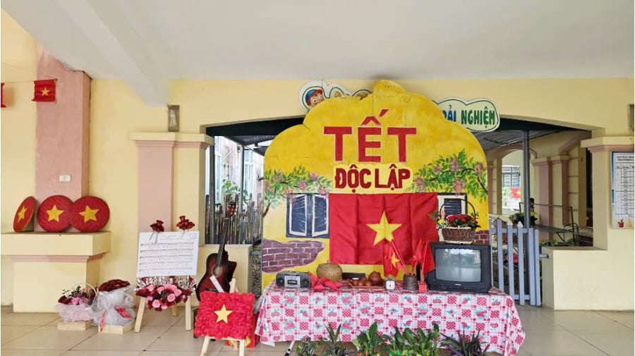 Không gian “Tết Độc Lập” được tái hiện ngay trong khuôn viên trường