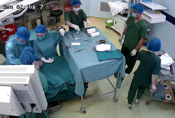 Ca phẫu thuật được tối khẩn cấp với sự tham gia của các Bác sĩ khoa Sản 3, khoa Gây mê – hồi sức và Khoa Sơ sinh