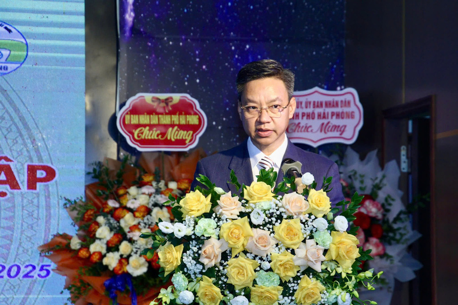 Ông Phạm Quang Quỳnh Chủ tịch Công ty TNHH MTV Thoát nước Hải Phòng phát biểu tại Lễ Kỷ niệm (Ảnh CTT-TP. Hải Phòng)