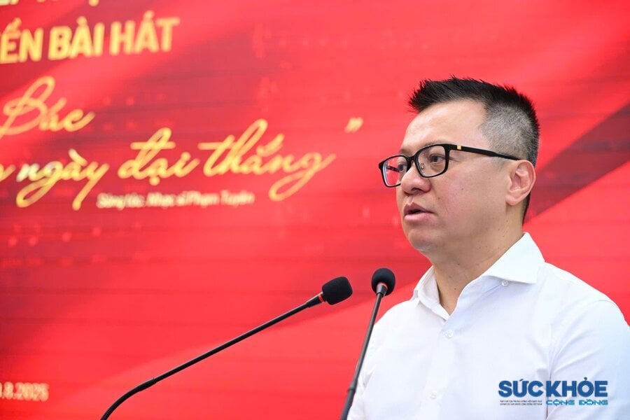 Ông Lê Quốc Minh, Ủy viên Trung ương Đảng, Tổng Biên tập Báo Nhân Dân phát biểu tại buổi lễ