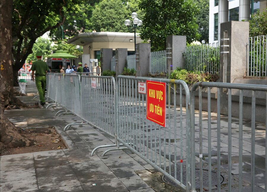 Khu vực ưu tiên trên phố Hùng Vương (Ảnh: Hà Nội Mới)