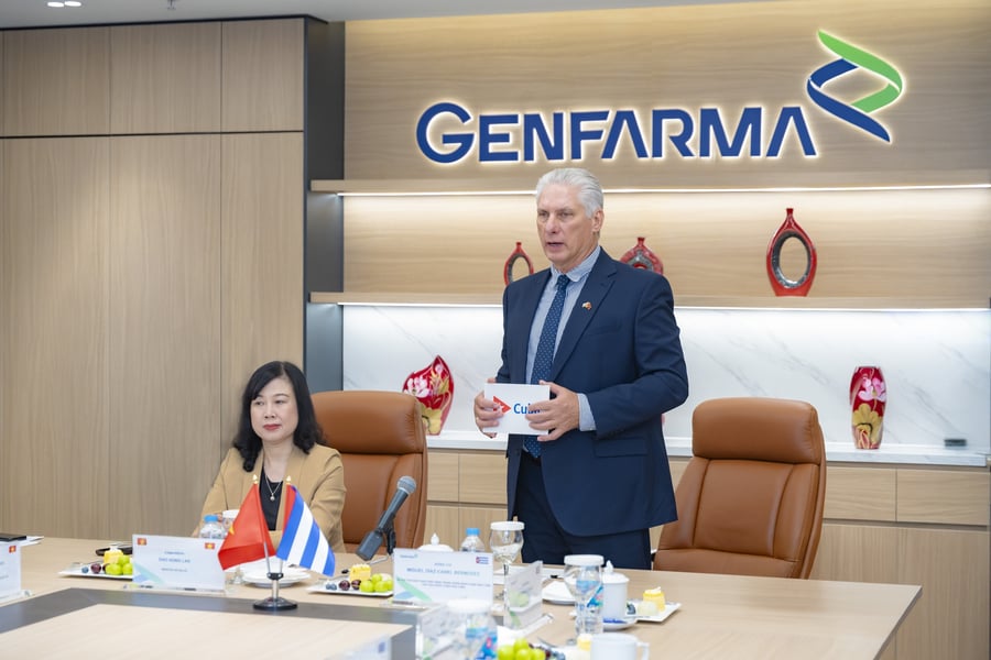 Bí thư Thứ nhất Đảng Cộng sản Cuba, Chủ tịch nước Cộng hòa Cuba Miguel Díaz-Canel phát biểu tại buổi làm việc