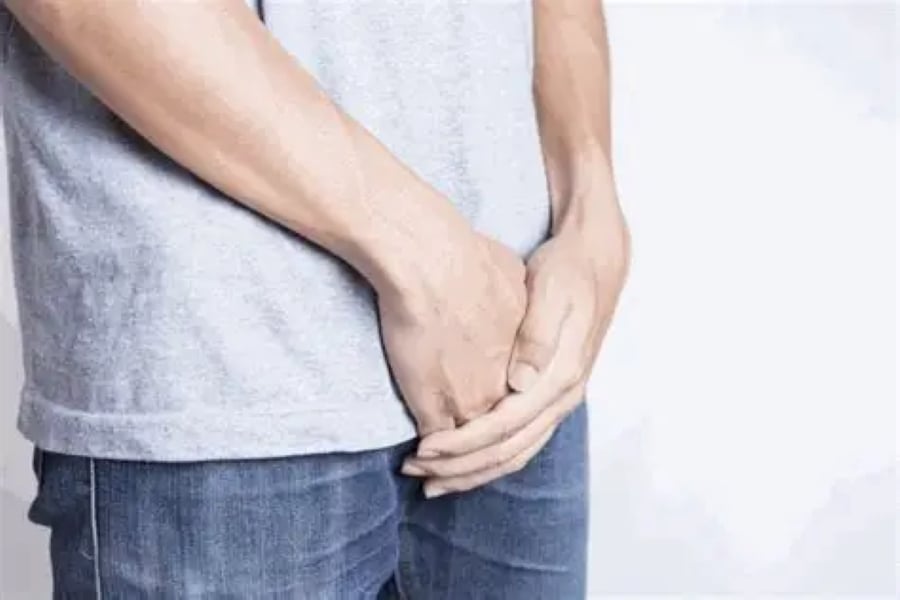 Tràn dịch màng tinh hoàn có thể ảnh hưởng đến khả năng sinh sản của nam giới (Ảnh minh họa)