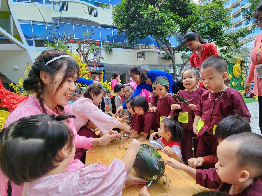 Trẻ em Trường mầm non 19/5 Thành Phố trong một hoạt động giáo dục