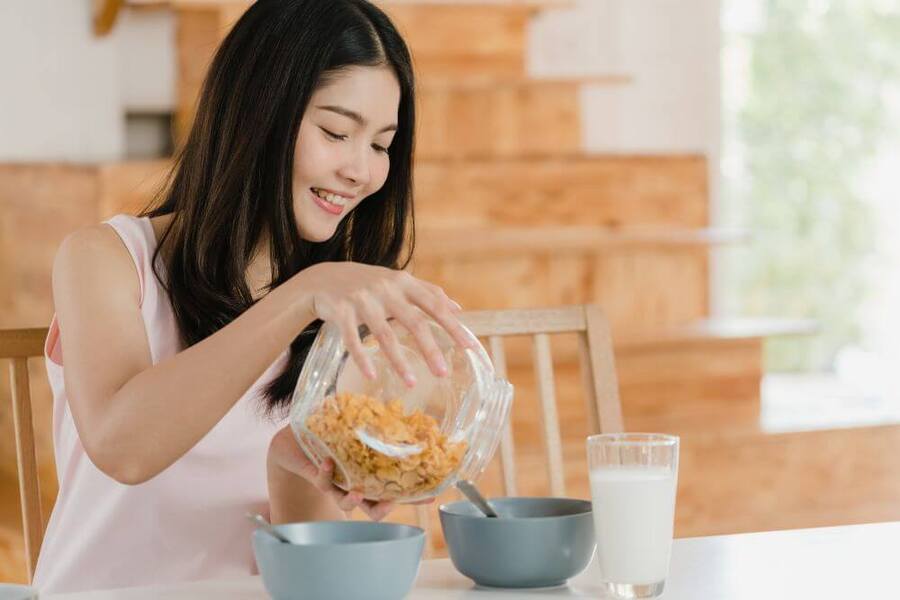 Bữa sáng là bữa ăn quan trọng trong ngày (Ảnh minh hoạ)     
